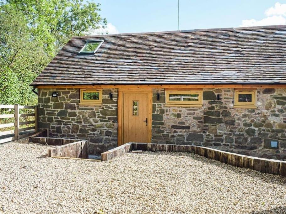 Stunning Nestled Under The Longmynd Hills. *
