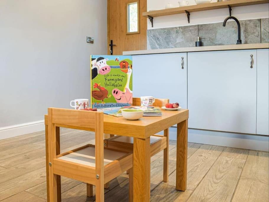 Stunning Nestled Under The Longmynd Hills. Church Stretton